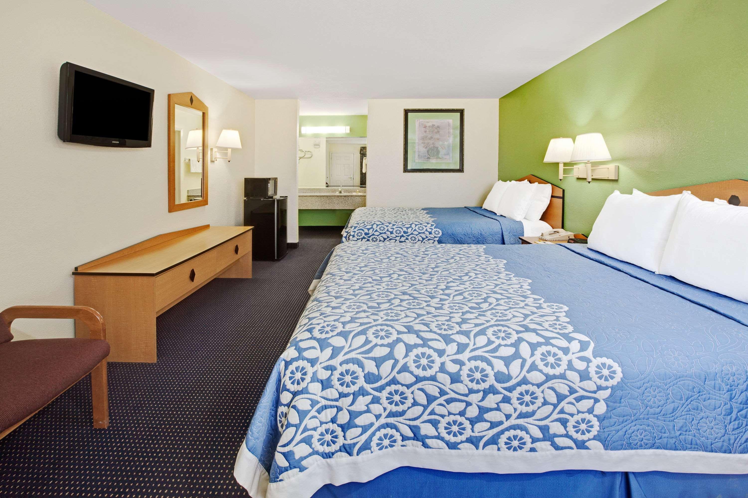 Days Inn By Wyndham Baytown Tx Exterior photo