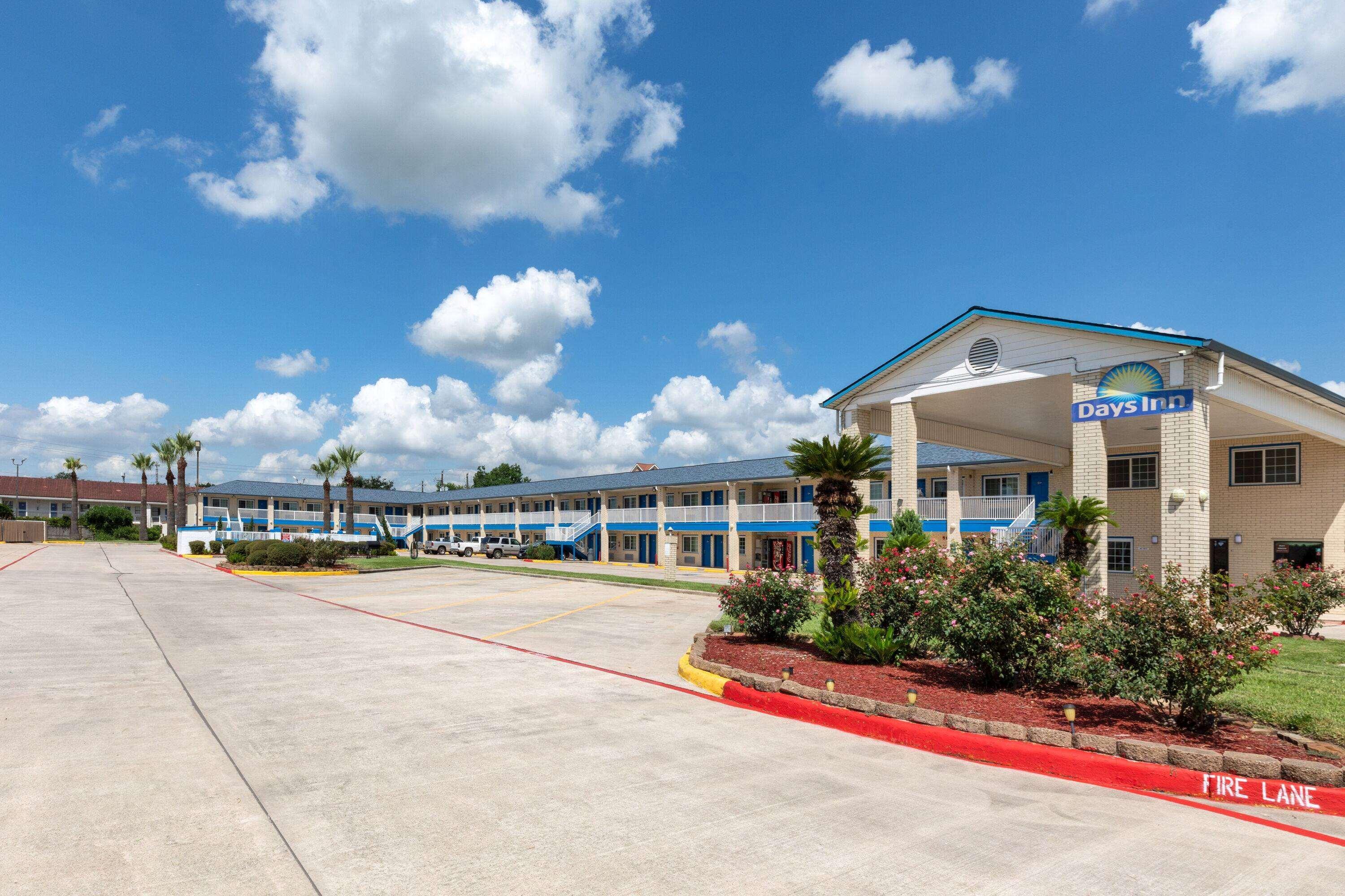 Days Inn By Wyndham Baytown Tx Exterior photo