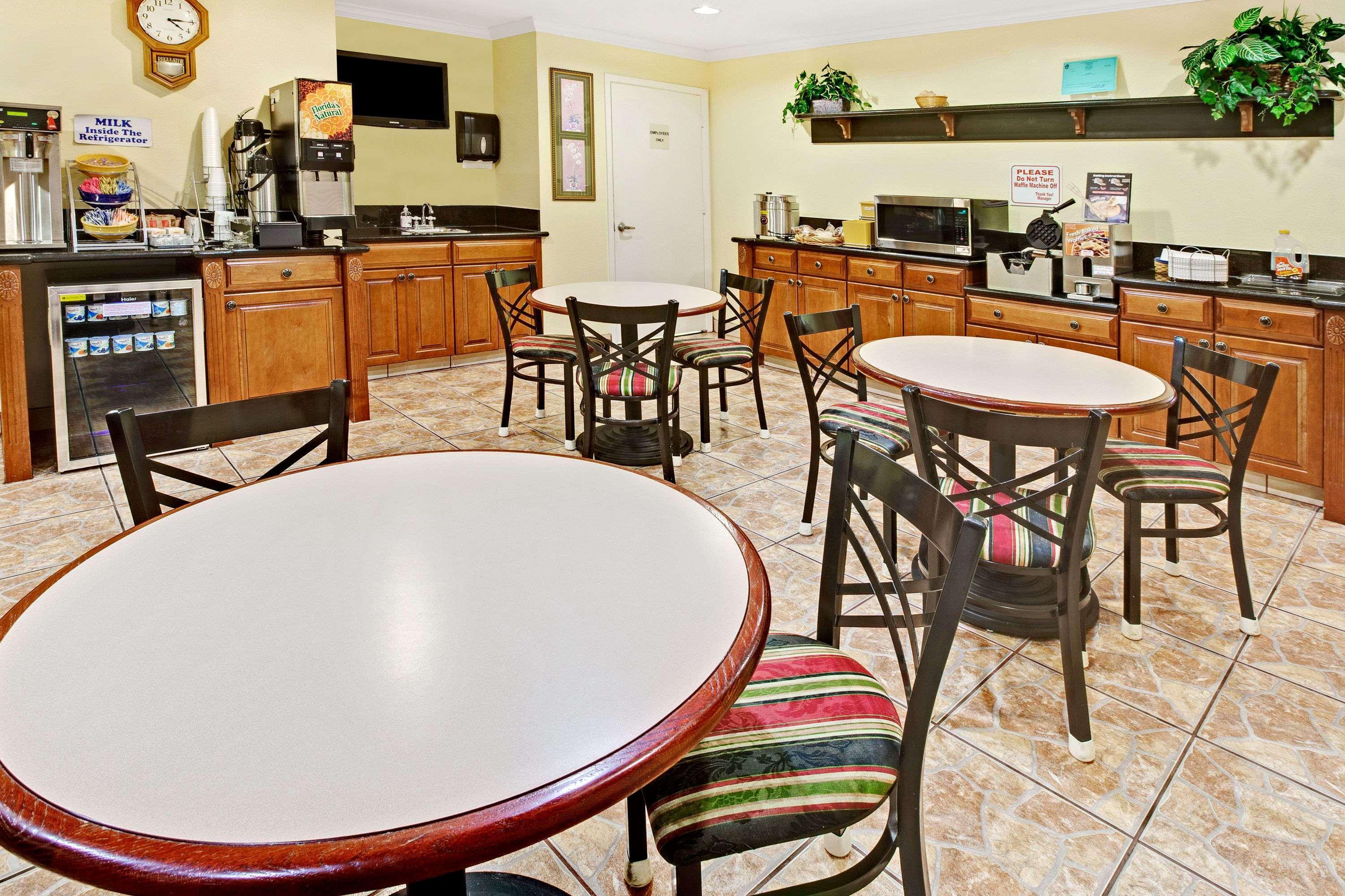 Days Inn By Wyndham Baytown Tx Exterior photo