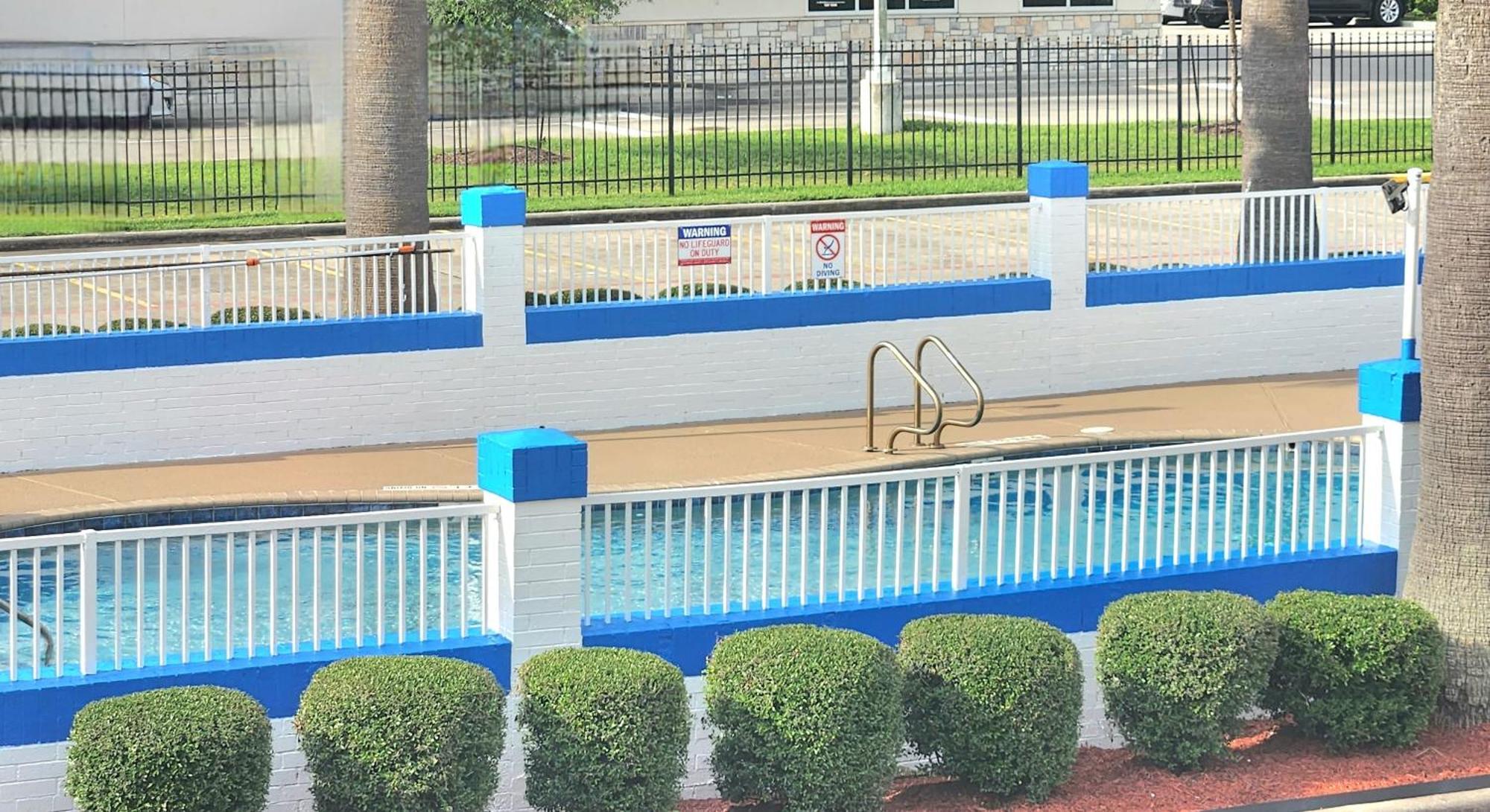 Days Inn By Wyndham Baytown Tx Exterior photo
