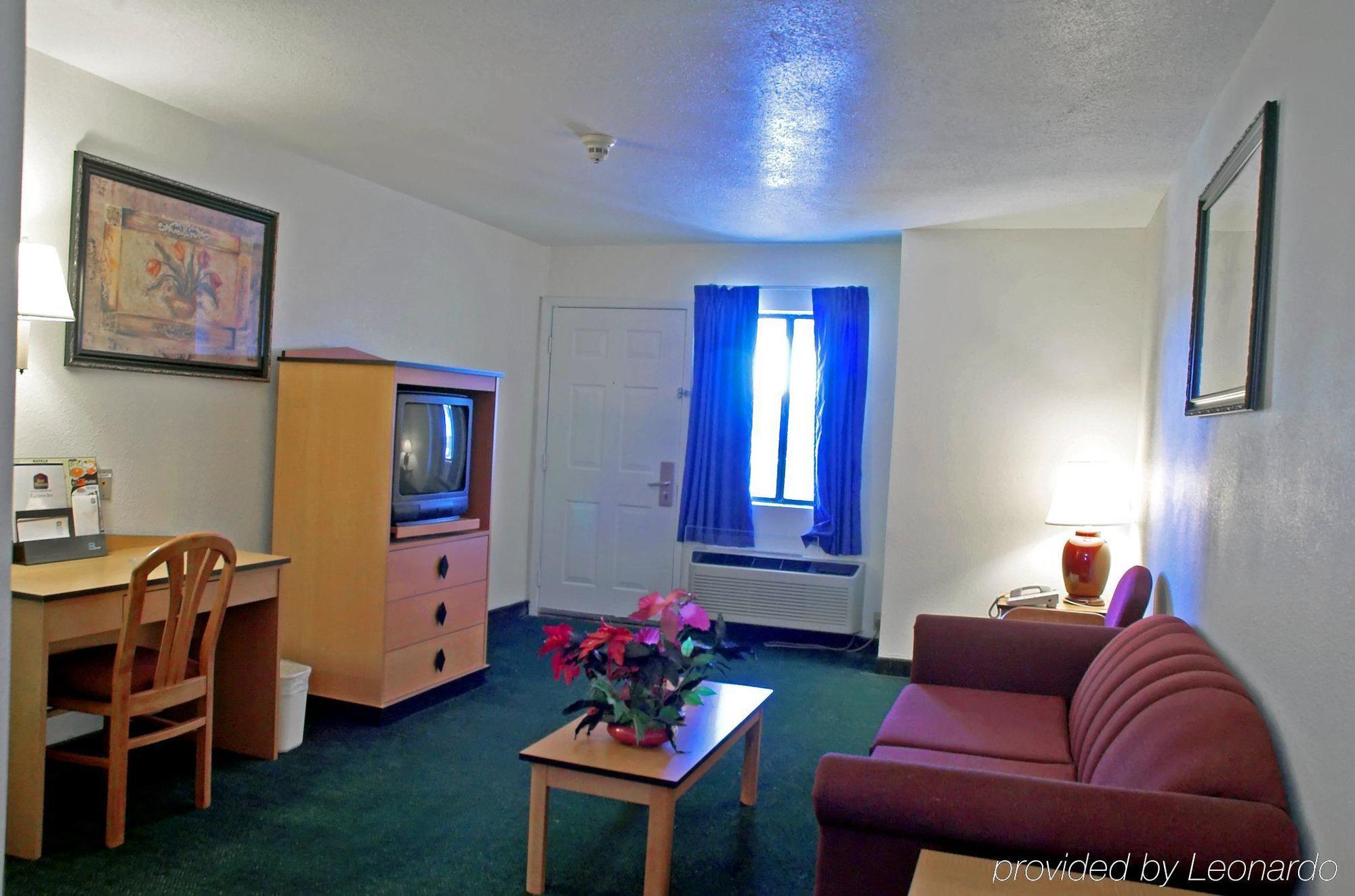Days Inn By Wyndham Baytown Tx Room photo